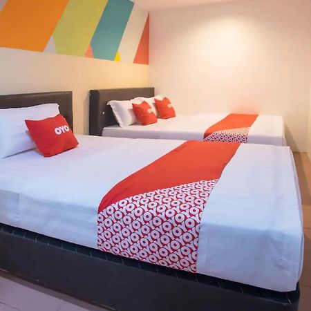 OYO 90281 Hotel Taj seksyen 13 Shah Alam Kültér fotó